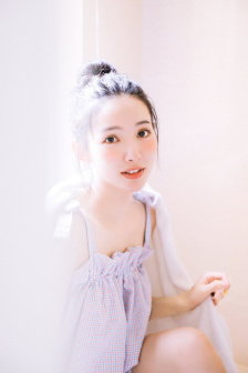 漂亮的女士护士内衣