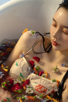 男人边吻奶边挵进去视频网站