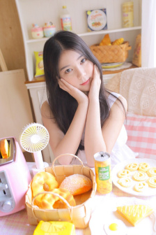 美女黑色真丝图