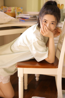 漂亮的保姆观看中文