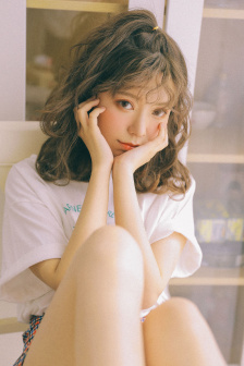 年轻女仆
